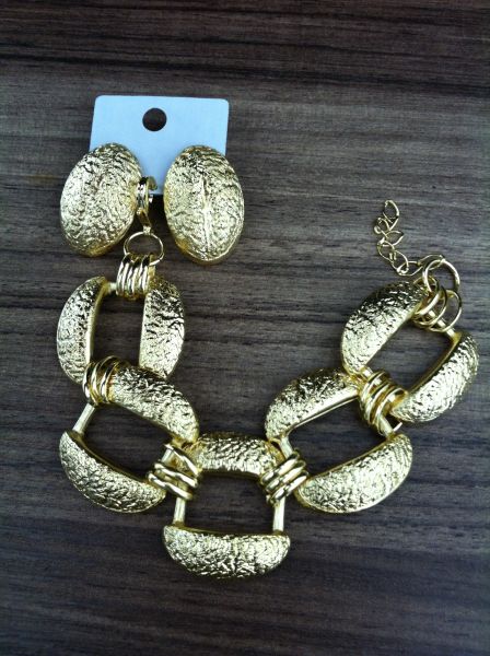 Conjunto brinco e pulseira