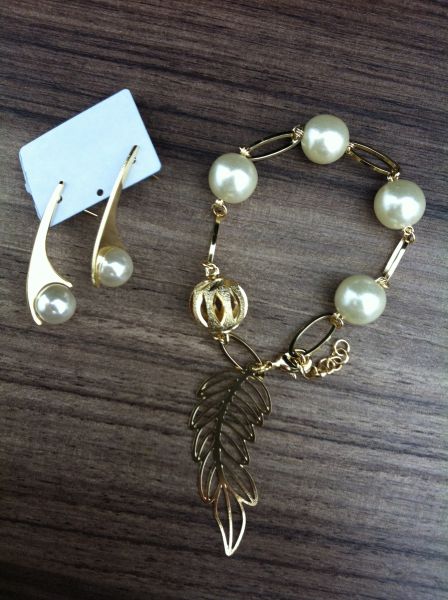 Conjunto brinco e pulseira